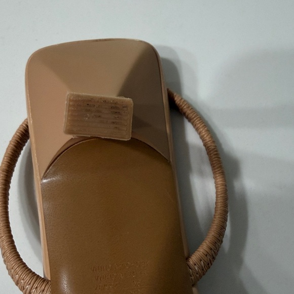 Zara Pearl & Crystal Pointed Slingback Heels in Tan and Silver ~ 9 or 39 - Picture 9 of 10